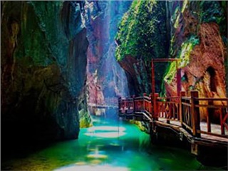 黃金周 ｜ 琉璃仙境！張家界朝陽(yáng)地縫提質(zhì)后重新開(kāi)放